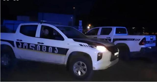 საშინელება: მანქანა, რომელშიც 5 ადამიანი იმყოფებოდა, ამოტრიალდა და ცეცხლი გაუჩნდა - დაღუპულია 3 მგზავრი, მათ შორის არასრულწოვანი